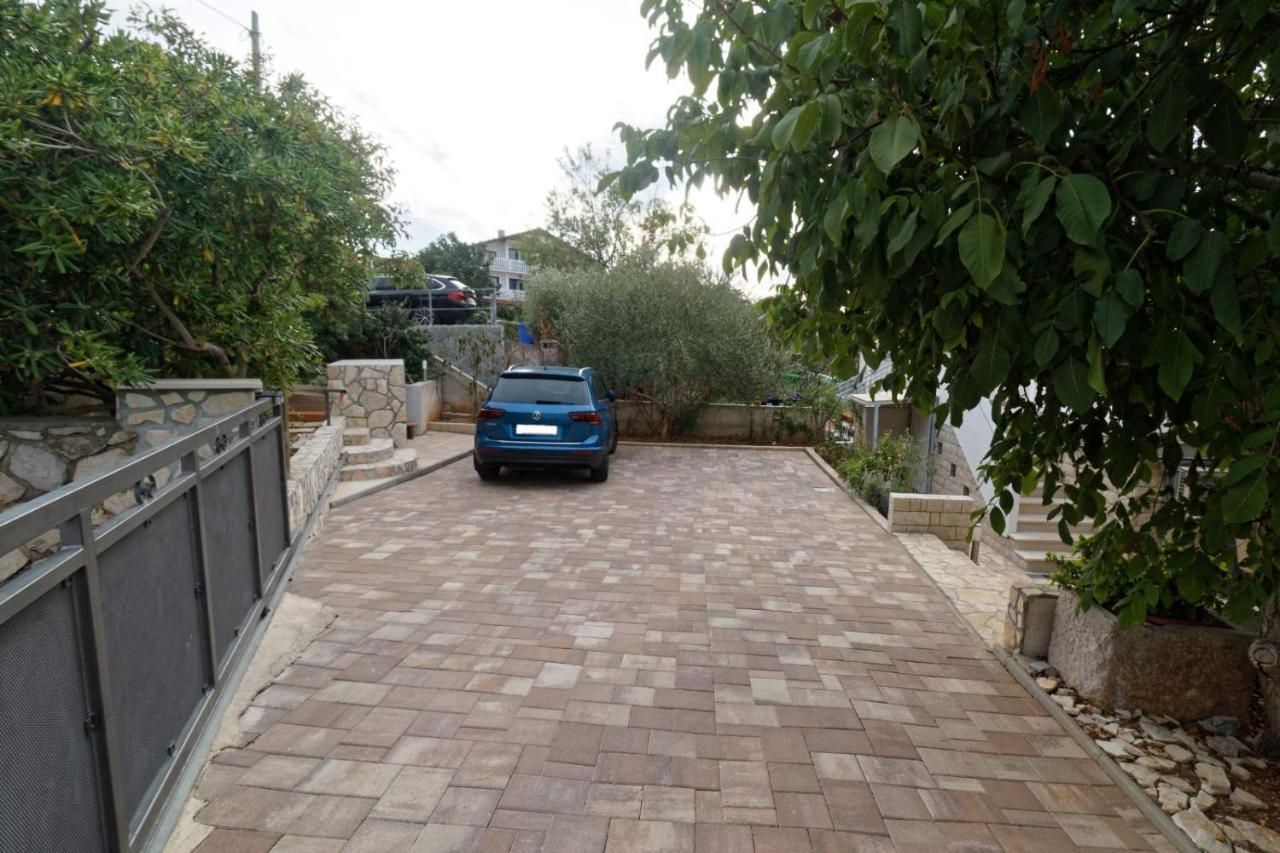 App Marin Appartement Šilo Buitenkant foto