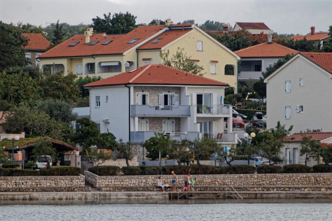 App Marin Appartement Šilo Buitenkant foto